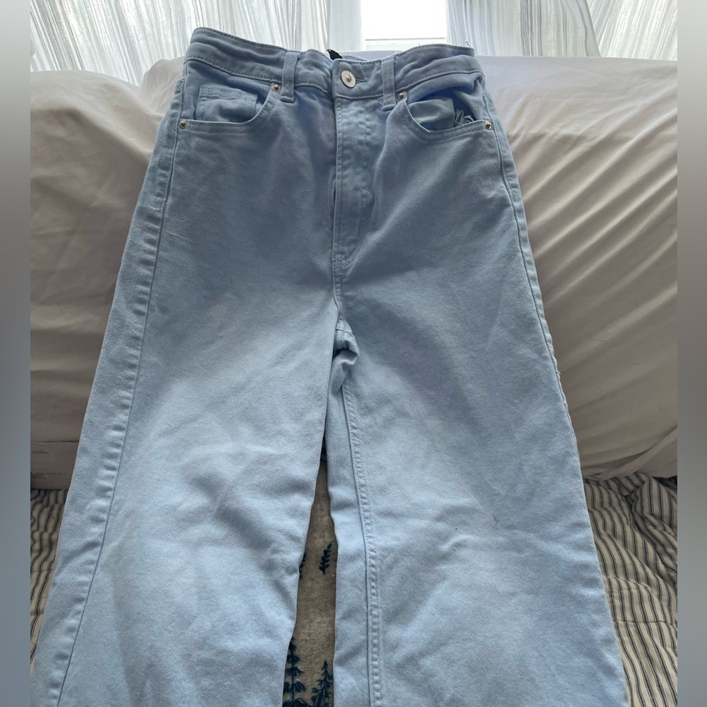 Size 2    24” waist. 40” long. H&M
 Light blue pants